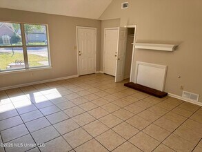 7011 Hampton Dr in Horn Lake, MS - Foto de edificio - Building Photo