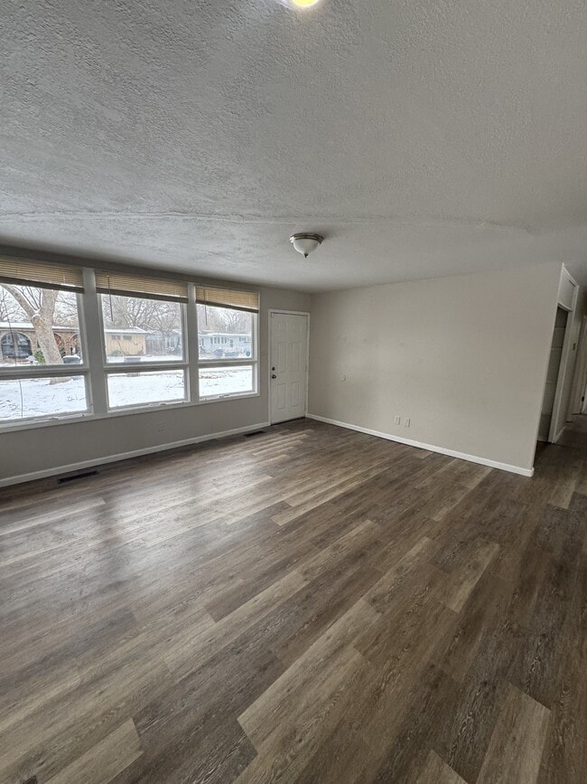 1313 SW Clontarf St in Topeka, KS - Building Photo - Building Photo