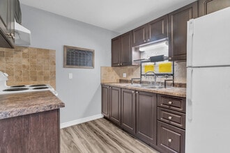 270 Elizabeth St in Guelph, ON - Building Photo - Building Photo