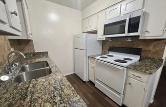 Jefferson Square Apartments in Louisville, KY - Building Photo - Building Photo