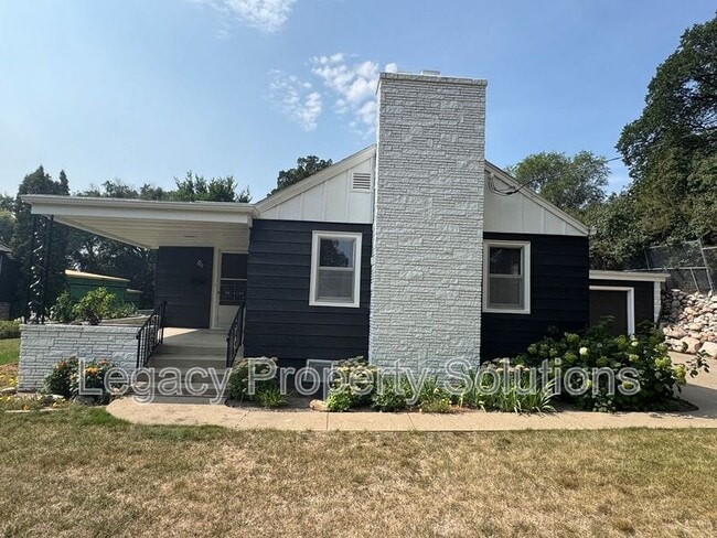 property at 720 N Bell St