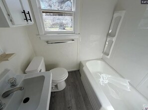 828 Burma Rd in Wake Village, TX - Building Photo - Building Photo