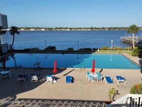 935 N Halifax Ave in Daytona Beach, FL - Building Photo - Building Photo