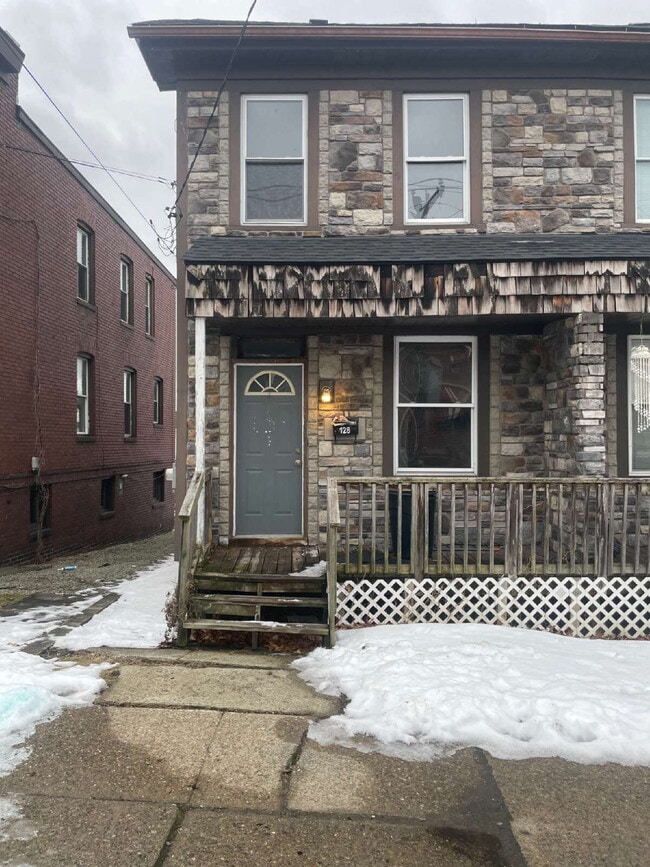 128 S Spring Ave in Greensburg, PA - Building Photo - Building Photo