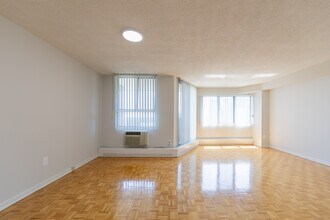 The Forestwoods in Mississauga, ON - Building Photo - Building Photo