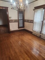 1120 E Jackson St, Unit 1120 E Jackson St # 1 in Joliet, IL - Building Photo