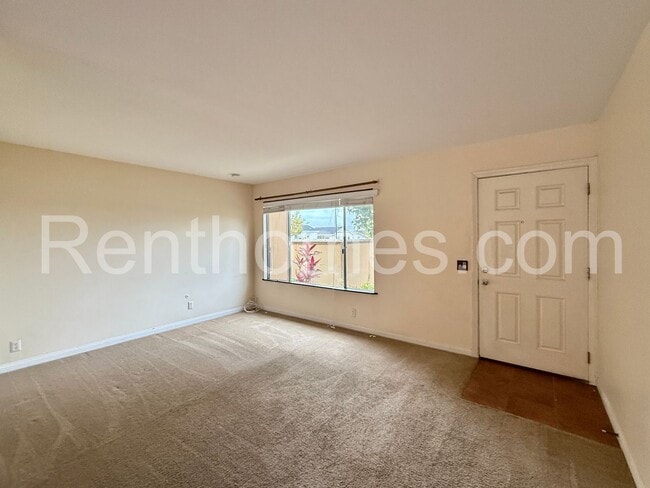 7679 Stalmer St in San Diego, CA - Foto de edificio - Building Photo