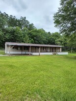 31200 US-96 in Buna, TX - Building Photo