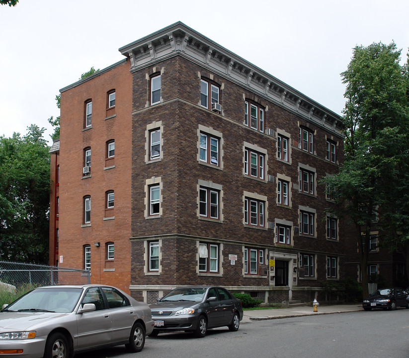 31-35 Oswego St in Springfield, MA - Foto de edificio