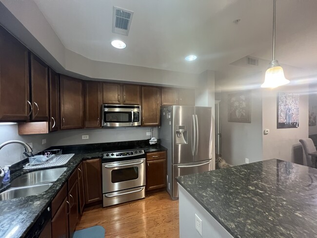222 Glenwood Ave in Raleigh, NC - Building Photo - Building Photo