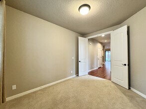 14180 SW Walnut Creek Way in Tigard, OR - Building Photo - Building Photo