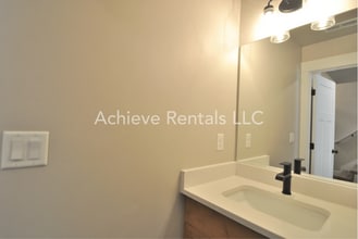 905 Robert Ave in Layton, UT - Building Photo - Building Photo