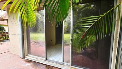 1912 Palmland Dr in Boynton Beach, FL - Building Photo - Building Photo