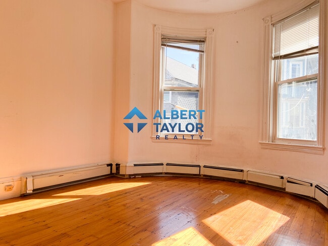 13 Sachem St, Unit 1 in Boston, MA - Building Photo - Building Photo