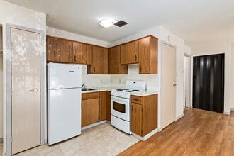 Kosmo Apartments in Lethbridge, AB - Building Photo - Building Photo