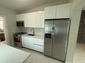 1295 NW 122nd St in North Miami, FL - Building Photo - Building Photo
