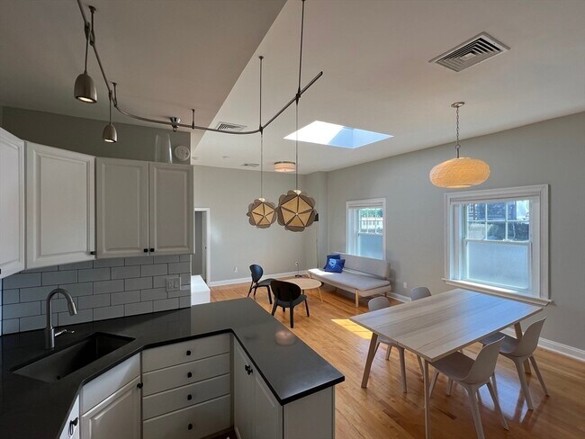 6 Porter Rd in Cambridge, MA - Building Photo - Building Photo