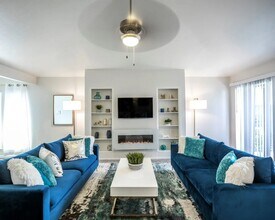 10698 Briar Forest Dr in Houston, TX - Building Photo - Building Photo