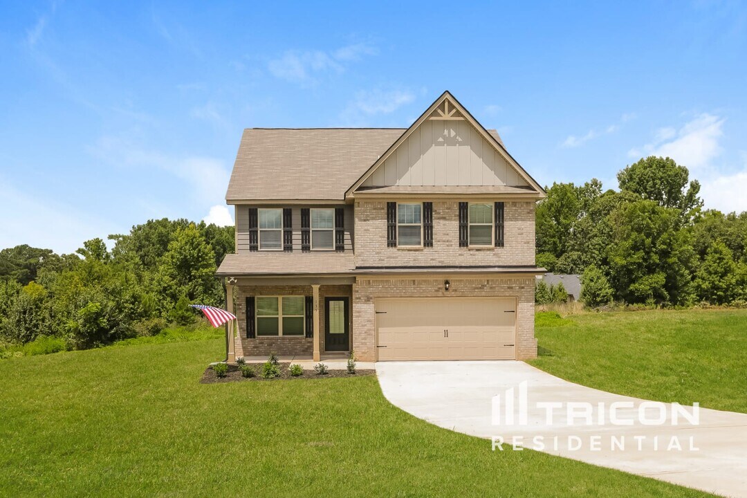 135 Massey Ln in Locust Grove, GA - Building Photo