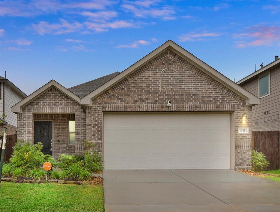 19323 Via Vinovo Ct in Roman Forest, TX - Building Photo
