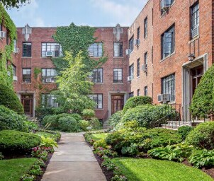 105 Longwood Ave, Unit #6 in Brookline, MA - Foto de edificio