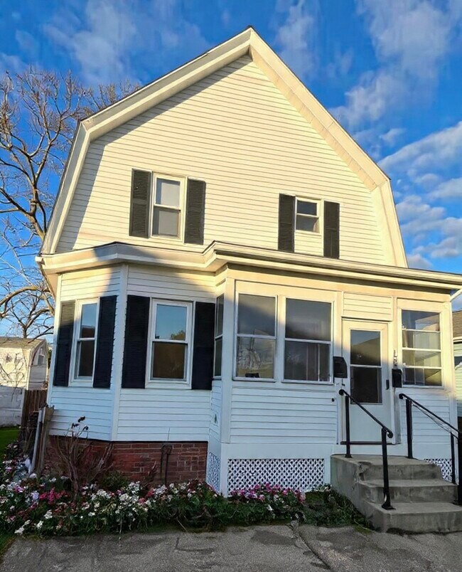 137 Worcester Ave, Unit 1