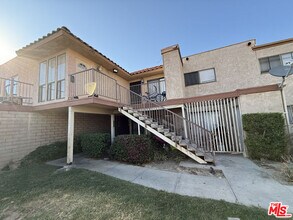 2411 W Acacia Ave in Hemet, CA - Building Photo - Building Photo