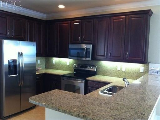 10414 Spruce Pine Ct in Ft. Myers, FL - Building Photo - Building Photo