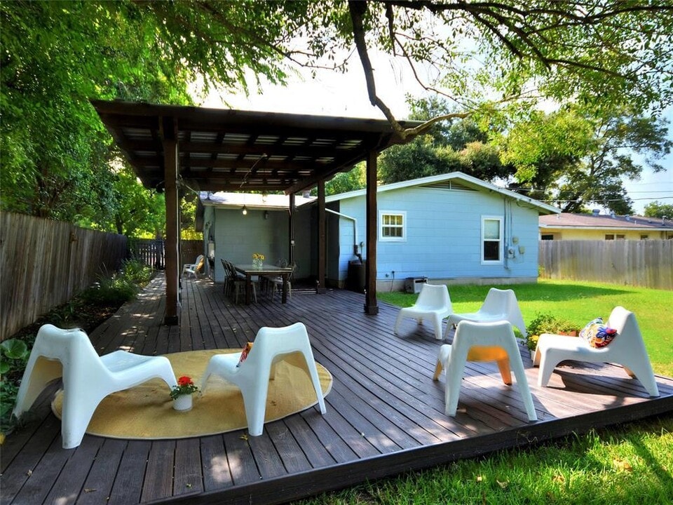 7708 Rutgers Ave in Austin, TX - Building Photo