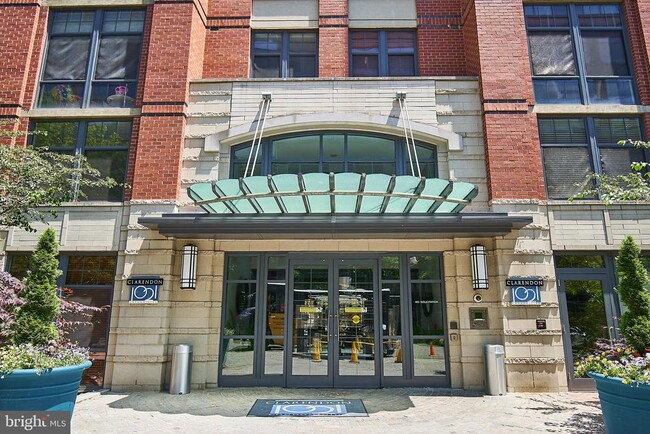 property at 1021 N Garfield St