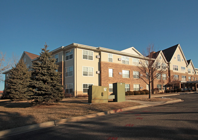 Park Ridge Place in Burnsville, MN - Building Photo - Building Photo