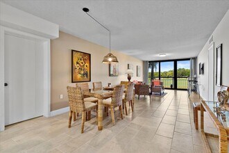 2421 Village Blvd in West Palm Beach, FL - Building Photo - Building Photo
