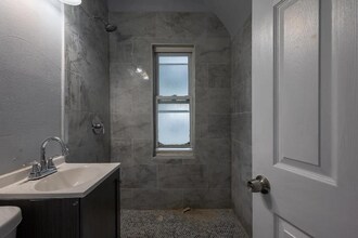 729 Montana Ave in South Milwaukee, WI - Building Photo - Building Photo