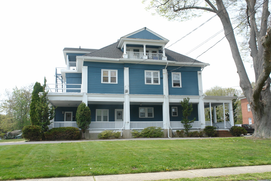 412 Sairs Ave in Long Branch, NJ - Building Photo