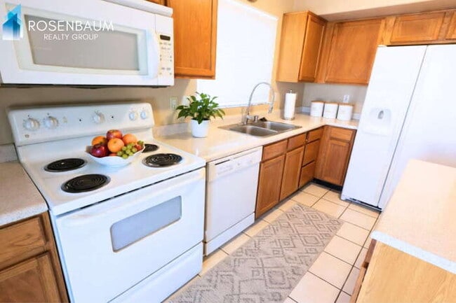 10326 W Missouri Ave in Glendale, AZ - Building Photo - Building Photo