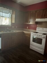 110 Kreekview Dr in Victoria, TX - Building Photo - Building Photo