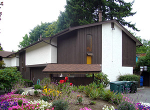 Sir James Court Apartments in Edmonds, WA - Foto de edificio - Building Photo