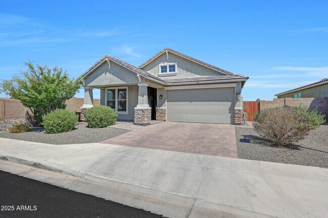 2306 E Branham Ln in Phoenix, AZ - Building Photo - Building Photo