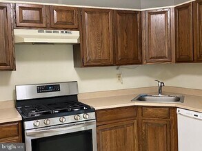 39 Mulberry Ct in Hamilton, NJ - Building Photo - Building Photo