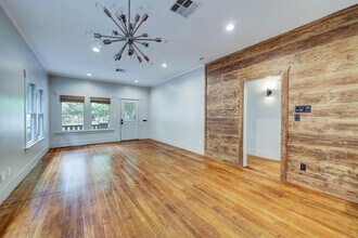 1032 E 6 1/2 St in Houston, TX - Building Photo - Building Photo