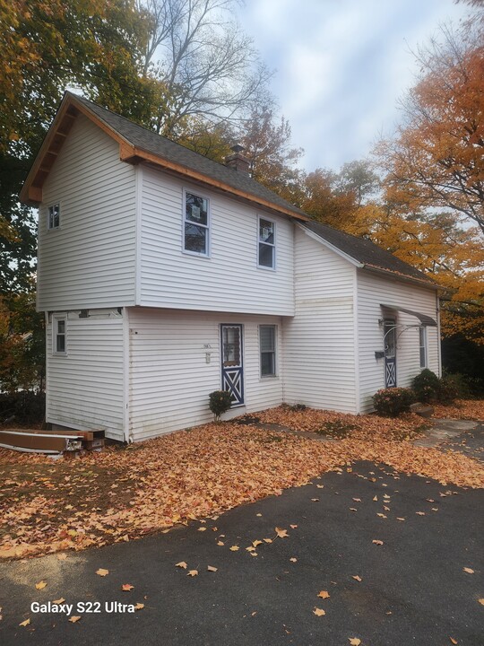 148 Maple St, Unit 148 1.5 in Manchester, CT - Foto de edificio