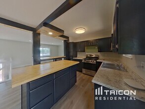 7540 Woodstock St in Colorado Springs, CO - Foto de edificio - Building Photo