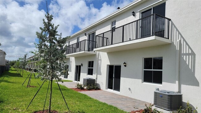 1759 SE 8th Ter in Homestead, FL - Building Photo - Building Photo