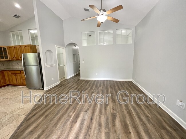 5753 Eden Ln in Land O Lakes, FL - Building Photo - Building Photo