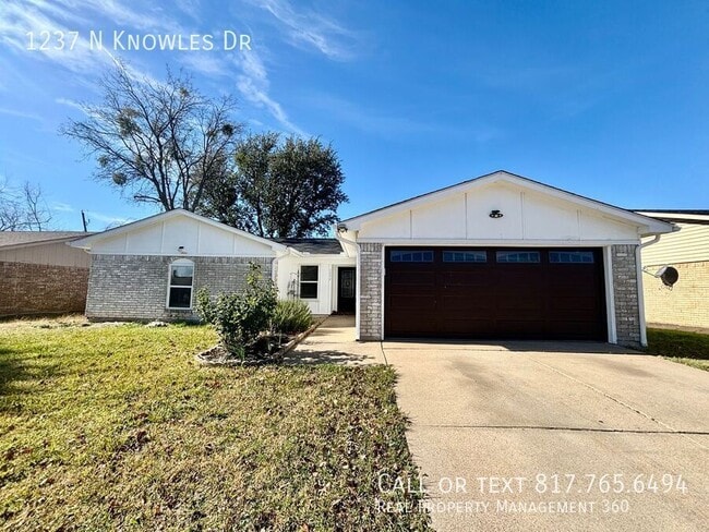 property at 1237 N Knowles Dr