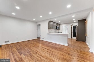 5014 Sheridan St in Riverdale Park, MD - Building Photo - Building Photo