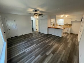 201 N 4th St in Crandall, TX - Building Photo - Building Photo