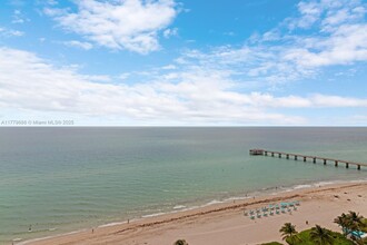 16901 Collins Ave, Unit # 1402 in Sunny Isles Beach, FL - Building Photo - Building Photo