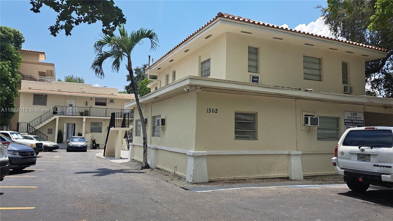 1362 SW 2nd St in Miami, FL - Building Photo