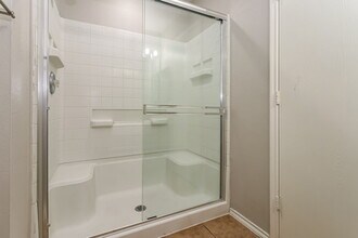 6250 Gillian Park Dr in Katy, TX - Foto de edificio - Building Photo